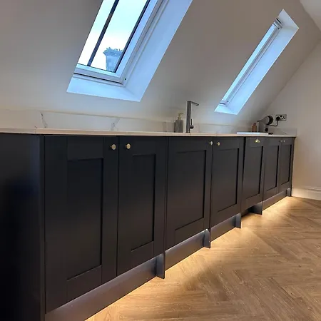 Elegant 2 Bed Penthouse In * Leyburn