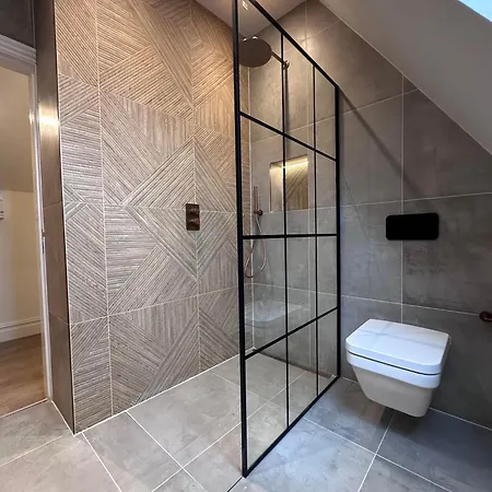 Elegant 2 Bed Penthouse In Апартаменты Лейберн