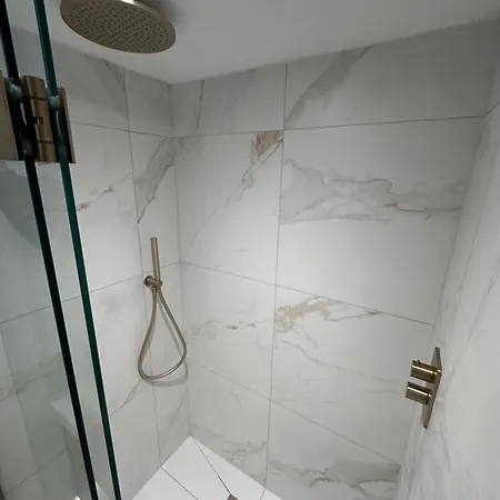 Apartmán Elegant 2 Bed Penthouse In *